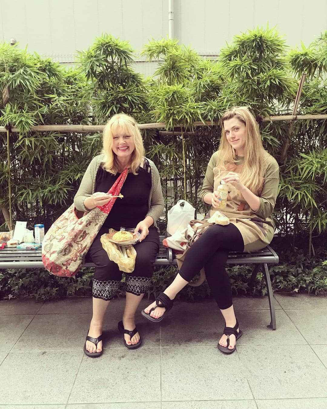 アシュレー・ジョンソンさんのインスタグラム写真 - (アシュレー・ジョンソンInstagram)「Today is my Momma’s Birthday. She’s truly the greatest and I feel so lucky I get to have her for a mother. She has raised my brother, sister and me, to live life with adventure and to take chances. She’s an extraordinary woman who’s lived an extraordinary life and has the stories to prove it. I’m so proud of her. For everything she’s been through and the woman she’s decided to become. She’s so funny and silly and delightful and brave and I hope I grow up to be like her one day.  I love you, Momma, so very much. Thank you for shining your bright light on all of us.」4月3日 9時18分 - ashleythejohnson