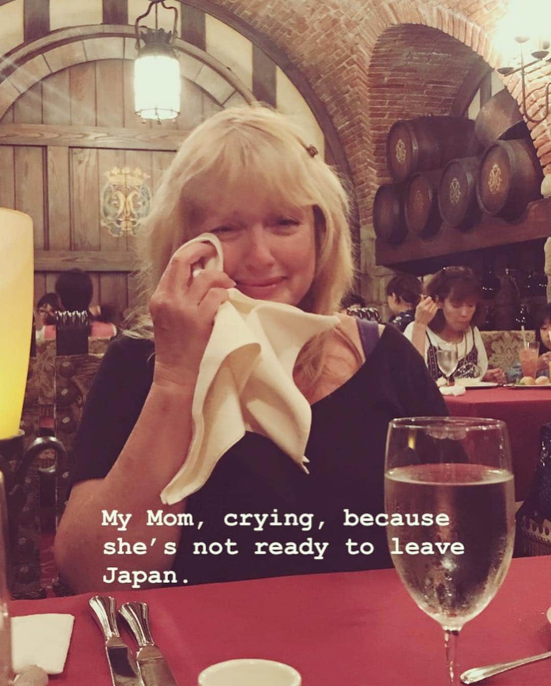 アシュレー・ジョンソンさんのインスタグラム写真 - (アシュレー・ジョンソンInstagram)「Today is my Momma’s Birthday. She’s truly the greatest and I feel so lucky I get to have her for a mother. She has raised my brother, sister and me, to live life with adventure and to take chances. She’s an extraordinary woman who’s lived an extraordinary life and has the stories to prove it. I’m so proud of her. For everything she’s been through and the woman she’s decided to become. She’s so funny and silly and delightful and brave and I hope I grow up to be like her one day.  I love you, Momma, so very much. Thank you for shining your bright light on all of us.」4月3日 9時18分 - ashleythejohnson
