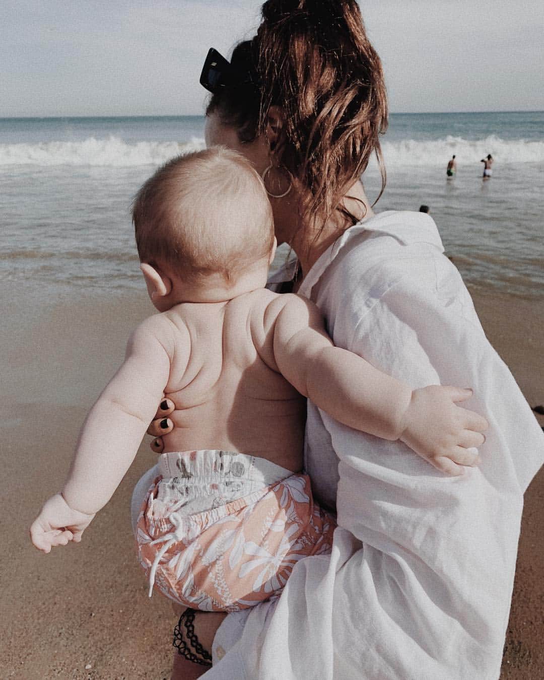 フランチェスカのインスタグラム：「this one is called Loaf of bread on the beach」