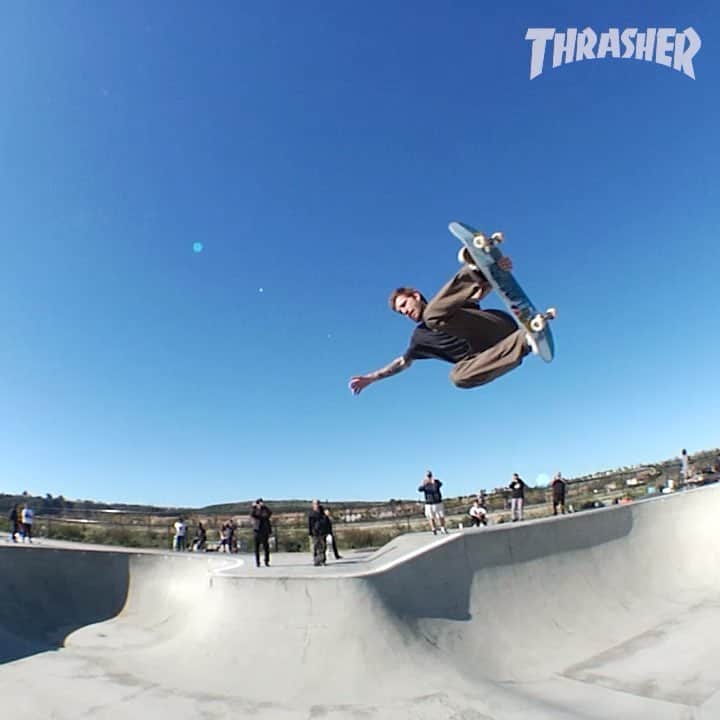 スラッシャーのインスタグラム：「👉🏽 @claykreiner going HAM in the @madnessskateboards ‘Skatepark Roundup’ 🚀」