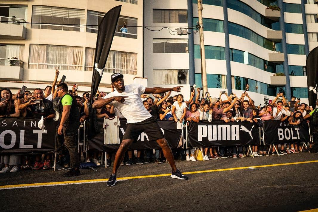 ウサイン・ボルトさんのインスタグラム写真 - (ウサイン・ボルトInstagram)「Slaying my HYBRID NX in Peru to run against a Mototaxi #PUMA #HybridNX @puma @pumaperu」4月3日 9時47分 - usainbolt