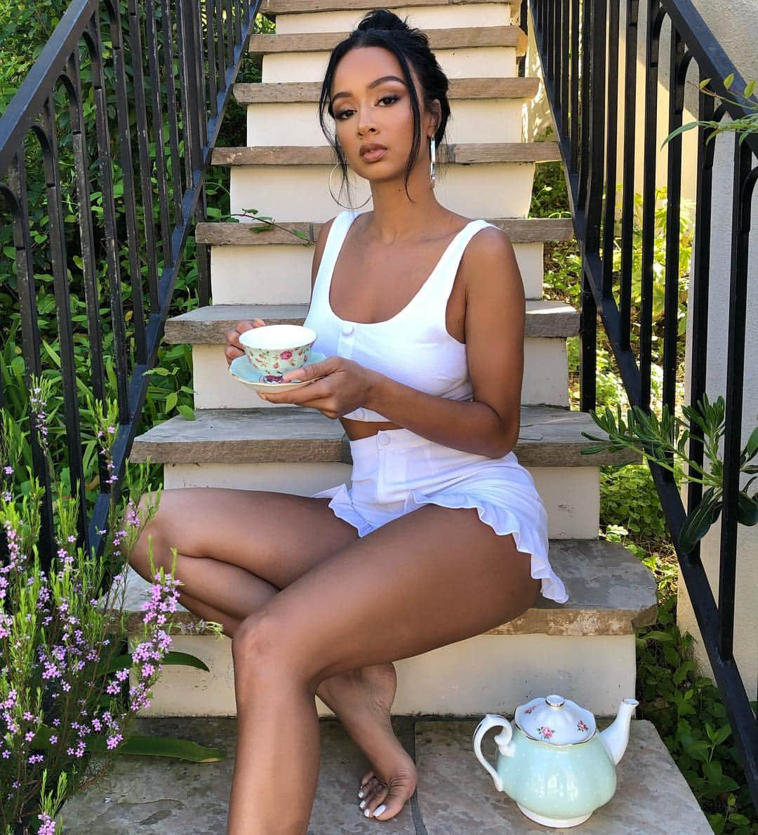 Draya Micheleさんのインスタグラム写真 - (Draya MicheleInstagram)「Tea + Shade 😌 @superdown #superdown」4月3日 10時00分 - drayamichele