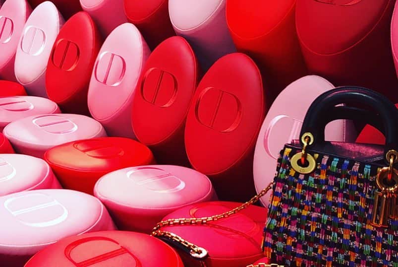濱野りれさんのインスタグラム写真 - (濱野りれInstagram)「Went to Dior Addict City 💋💋 There're many new releases from dior but I really like this typical bag the most💗 #dioraddict  #bediorbepink  #launchparty#diormakeup#hotelkoetokyo#shibuya #ディオール#ディオールコスメ」4月3日 10時21分 - riregram