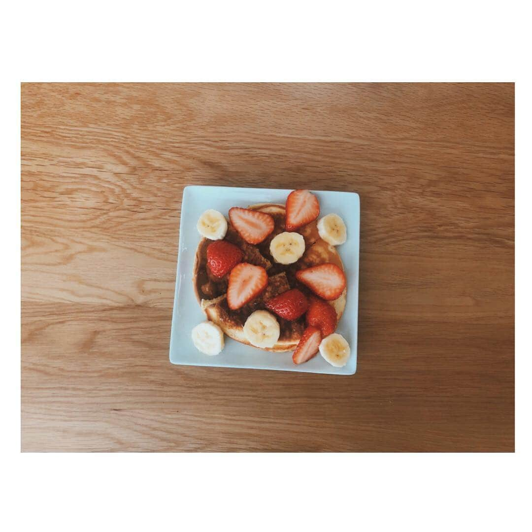 中丸シオンさんのインスタグラム写真 - (中丸シオンInstagram)「🐄🥚🍓🍌🍯🙆🏾‍♀️」4月3日 10時44分 - shion_joywasabi