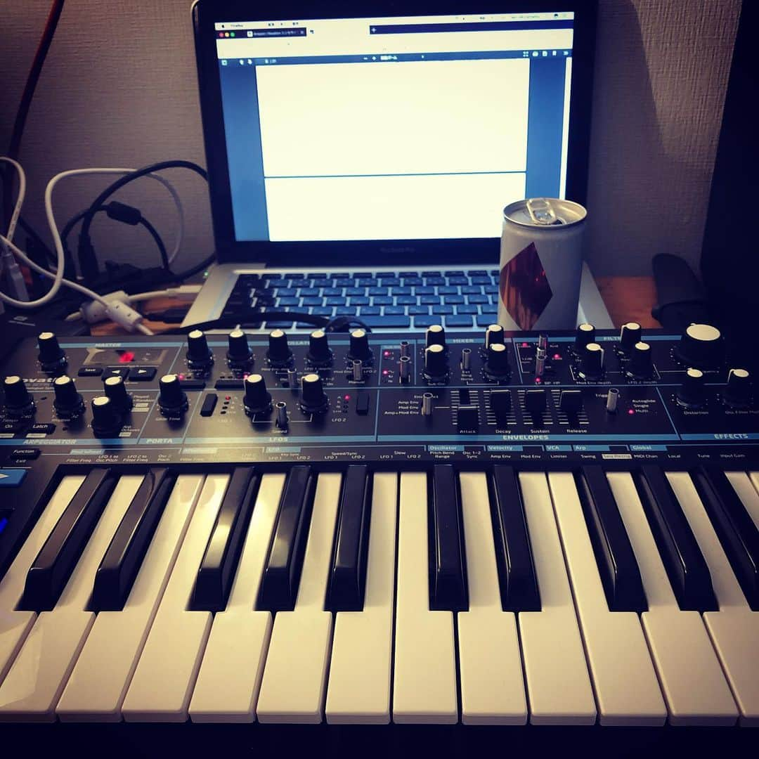 村松拓さんのインスタグラム写真 - (村松拓Instagram)「アナログシンセ勉強中 #bassstation2#novation」4月3日 10時49分 - takkyun_ncis