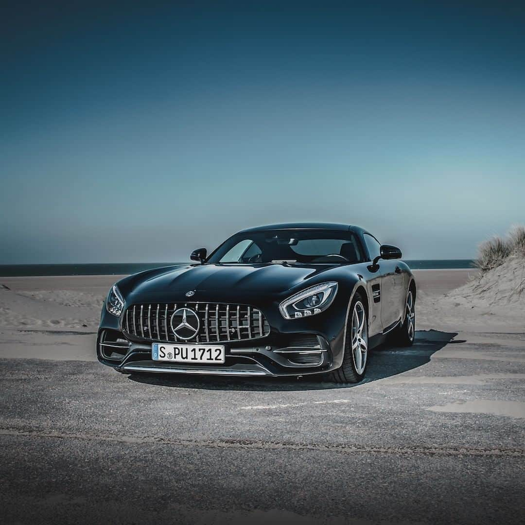 メルセデス・ベンツさんのインスタグラム写真 - (メルセデス・ベンツInstagram)「Pure power inside. 🔥 📸: @marcel_lo_loca for #MBsocialcar ______________________________ [Mercedes-AMG GT S | Kraftstoffverbrauch kombiniert: 11,5 l/100 km | CO2- Emissionen kombiniert: 262 g/km |mb4.me/RechtlicherHinweis] . #MercedesAMG #AMG #GTS #cars247 #car #beach #awesomecars #carsofinstagram #travel #DrivingPerformance #supercars」4月3日 11時00分 - mercedesbenz