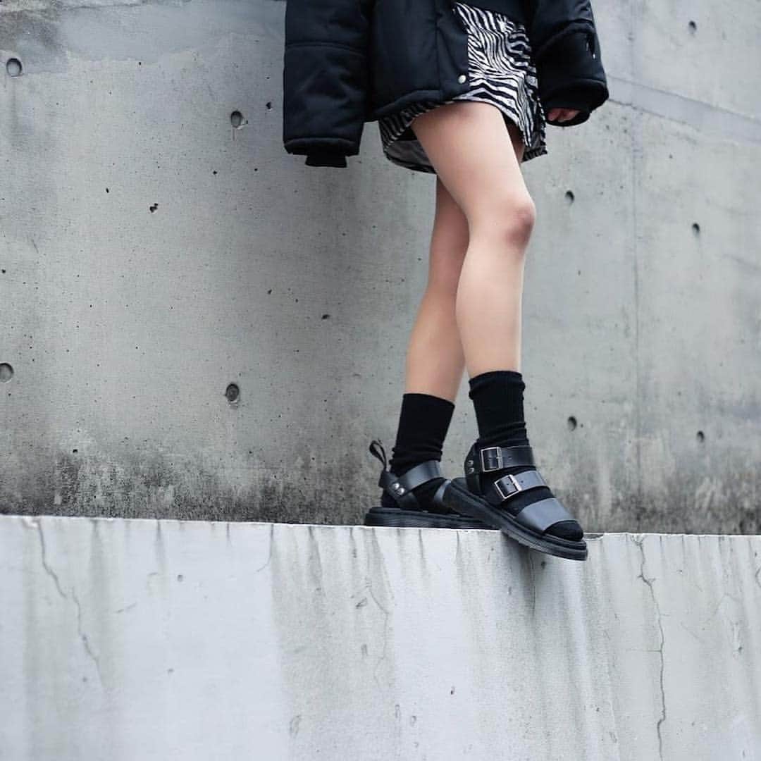 のインスタグラム：「. 【NOW ON SALE】 Dr.Martens GRYPHON 15695001 ¥18,000+tax . Dr.Martens MYLES 23523001 ¥20,000+tax . Dr.Martens TERRY 23521001 ¥20,000+tax . 3/30(sat)〜4/14(sun) atmos pink各店にてDr.Martens  POPUP STORE 好評開催中。 . POPUP STORE開催店舗 @atmos_pink_harajuku  @atmos_pink_shinjuku_lumineest atmos pink SHIBUYA 109 atmos heart . #atmos#atmostokyo#atmospink#drmartens #アトモス#アトモスピンク#ドクターマーチン」