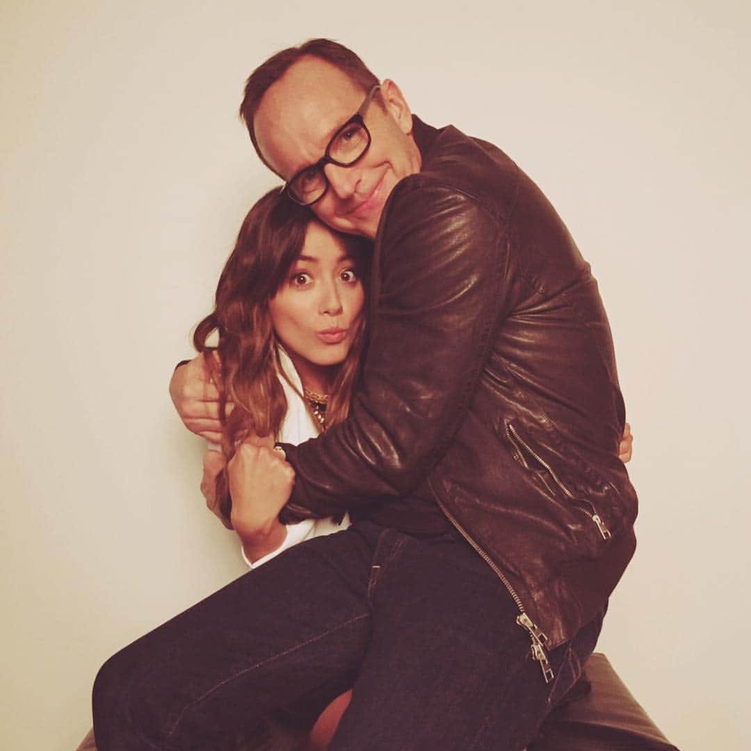 クロエ・ベネットのインスタグラム：「HAPPY BIRTHDAY CLARKY MCCLARKINGSTON! I LOVE YOU TO PIECES. THATS WHY IM YELLING. BE MORE AMAZING I DARE YOU🌈💕 @clarkgregg」
