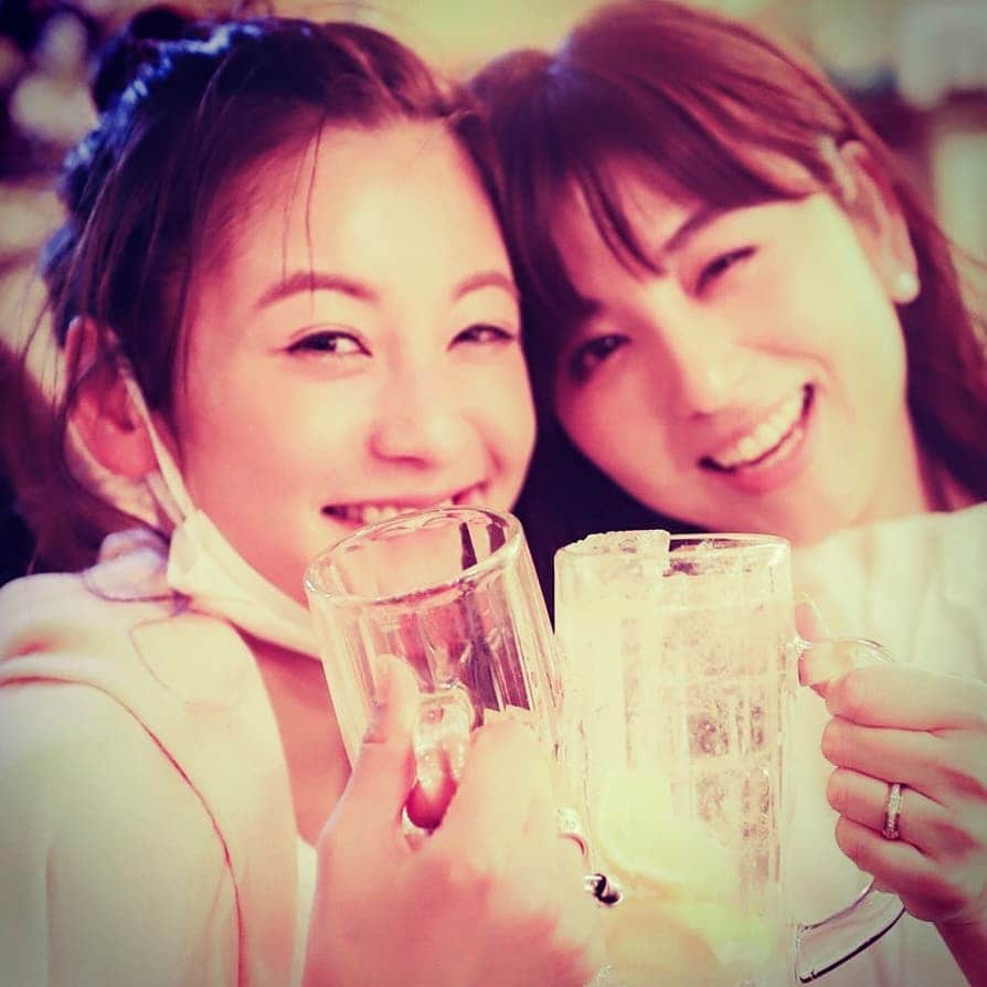 西山茉希さんのインスタグラム写真 - (西山茉希Instagram)「楽しくて嬉しいから、 笑うことしかない時間。  #年間行事 #殿堂行事 #なんで大統領 #センス  なまか。  幹事さん、楽しみにしすぎてごめんなさい。  #桜 #友 #東京フレンズ #にぎ&やか  音量注意な一枚目からスタート。 しのあのわのせ。」4月3日 11時41分 - maki.nshiyama50