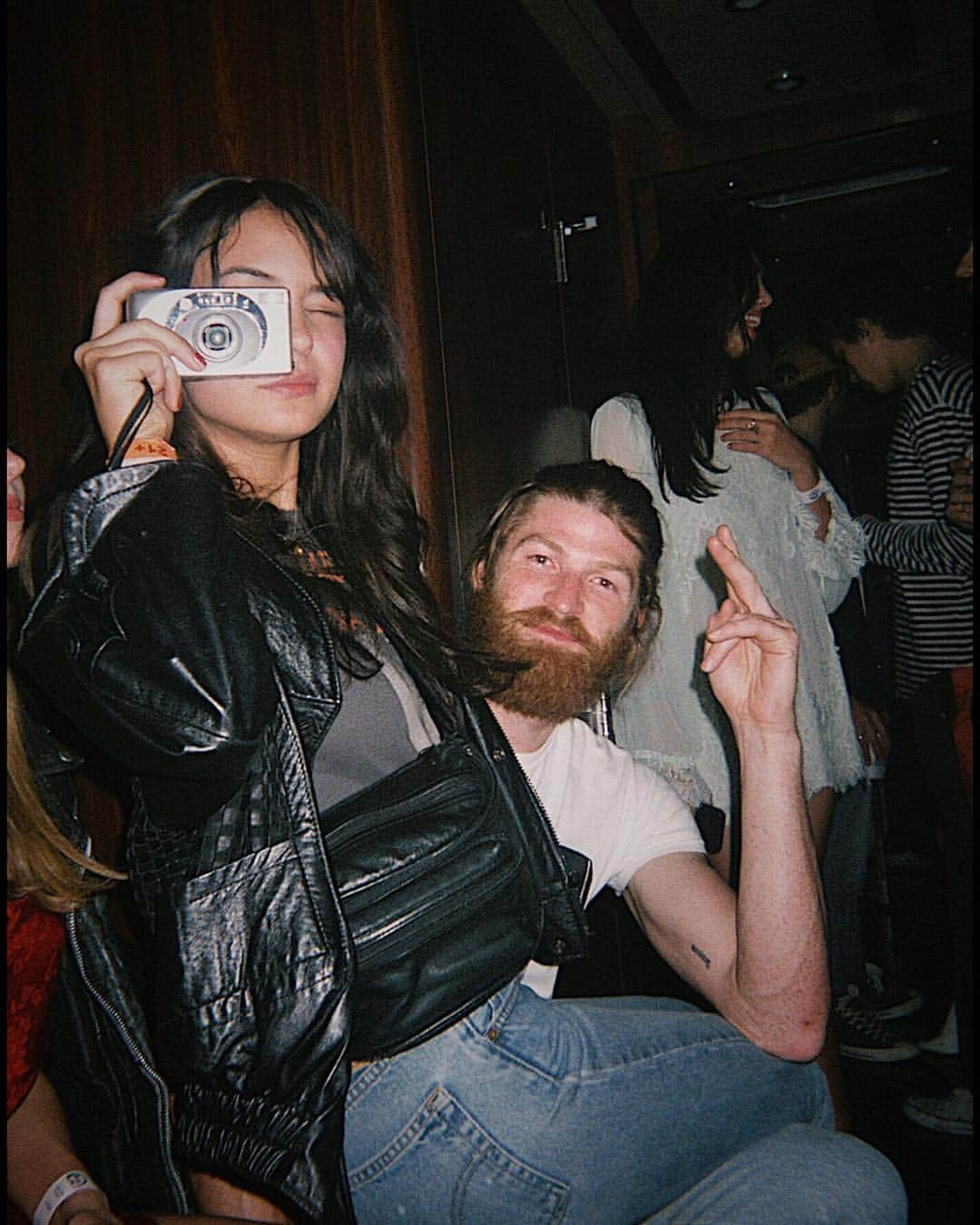 コートニー・イートンのインスタグラム：「Analog.」