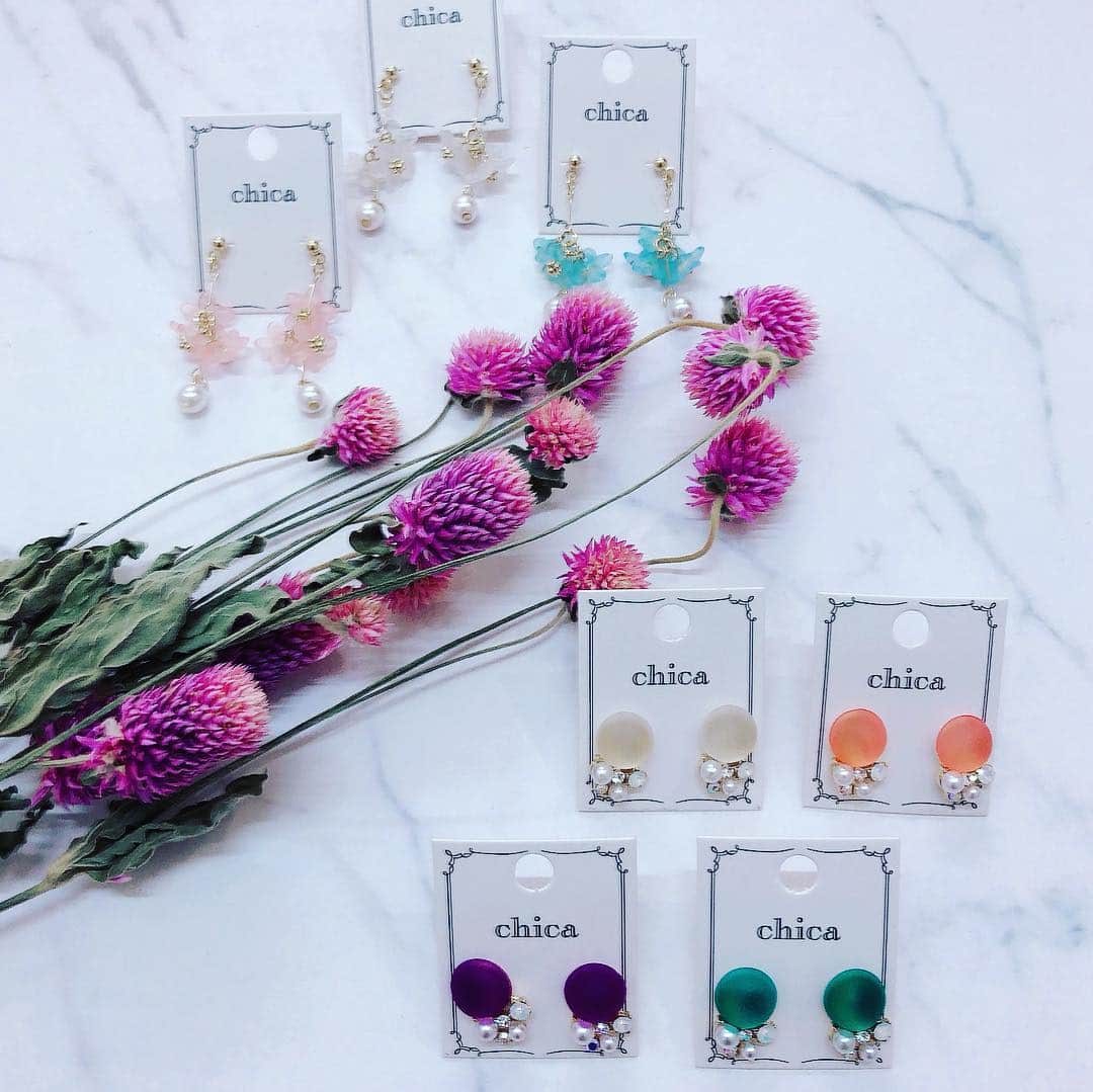 3COINS lN LUMINEさんのインスタグラム写真 - (3COINS lN LUMINEInstagram)「新商品！  本日新商品のアクセサリーが多数入荷しております✨  ピアス各種 ￥300＋tax  写真1枚目の右下のピアス以外はイヤリングタイプもご用意があります👍🏻 #3coins  #スリーコインズ  #スリコ #ルミネ大宮 #新商品 #アクセサリー #ピアス #イヤリング #春コーデ」4月3日 11時54分 - 3coins.in.lumine