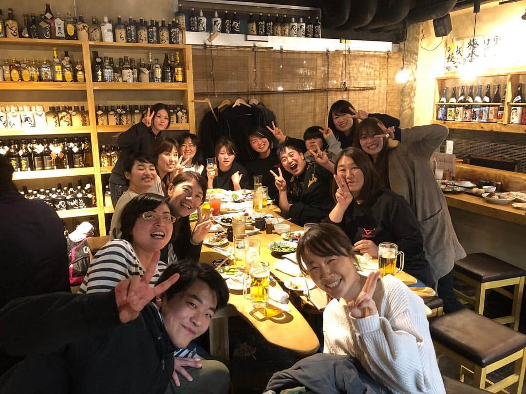居酒屋やぐらさんのインスタグラム写真 - (居酒屋やぐらInstagram)「. 『居酒屋やぐら』 ～八幡山駅から徒歩3分～ URLはこちら⇒（@yagura__official） ------------------------------------------------ 宴会in居酒屋やぐら🍶  保護者会のみなさんが宴会に居酒屋やぐらを選んでいただきました✨ . これからも皆さんに気軽に足を運んで頂けるよう営業してまいります🌈 ------------------------------------------------ #東京 #八幡山 #居酒屋やぐら #居酒屋 #創作 #宴会 #歓送迎会 #女子会 #酒場 #串焼き #地酒 #酒 #落ち着く空間#food #foodstagram #飲食店 #デート #おいしい #杉並区#刺身 #ビール #美味しい #深夜営業 #焼酎 #お刺身 #お酒#instafood #japan #tokyo」4月3日 11時55分 - yagura__official