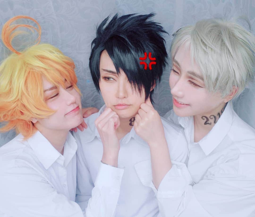 ひかりんさんのインスタグラム写真 - (ひかりんInstagram)「*swipe* Emma , Ray & Norman's daily life ~  #thepromisedneverland  #cosplay」4月3日 11時58分 - __hikarin