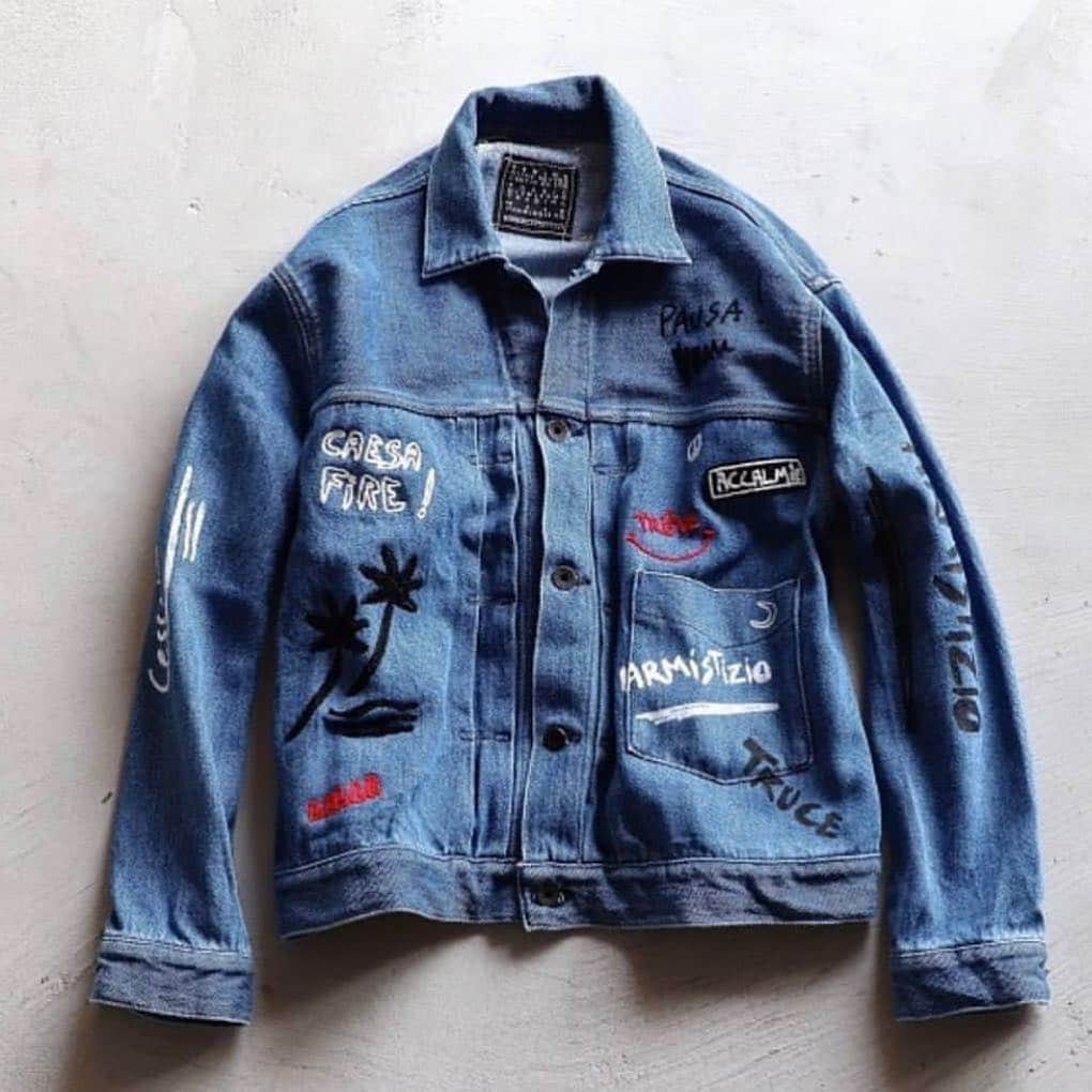 KUROのインスタグラム：「VVV x KURO #kurodenim #denim #denimjacket #charger」