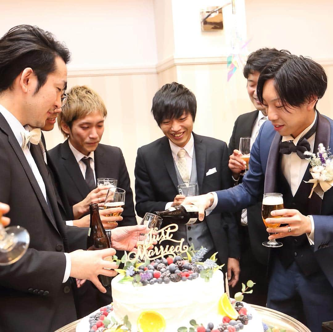 ティアラガーデンズ伊勢崎さんのインスタグラム写真 - (ティアラガーデンズ伊勢崎Instagram)「I love beer🍻💕 * ご新婦様の中座後、 1人で寂しい？？？ * そんな事はございません‼️ * ご新郎様はご友人とたっぷり楽しんでいるのです😆➰🌟 * #結婚 #結婚式 #ウエディング #wedding  #幸せ花嫁 #卒花嫁 #卒花嫁レポ #ティアラ婚レポ #ティアラガーデンズ伊勢崎 #群馬 #伊勢崎 #結婚式場 #結婚式場探し #ブライダルフェア #結婚式準備 #プレ花嫁#全国のプレ花嫁さんと繋がりたい#群馬花嫁#埼玉花嫁 #全国のプレ花嫁さんと繋がりたい」4月3日 12時05分 - tiara_gardens.isesaki