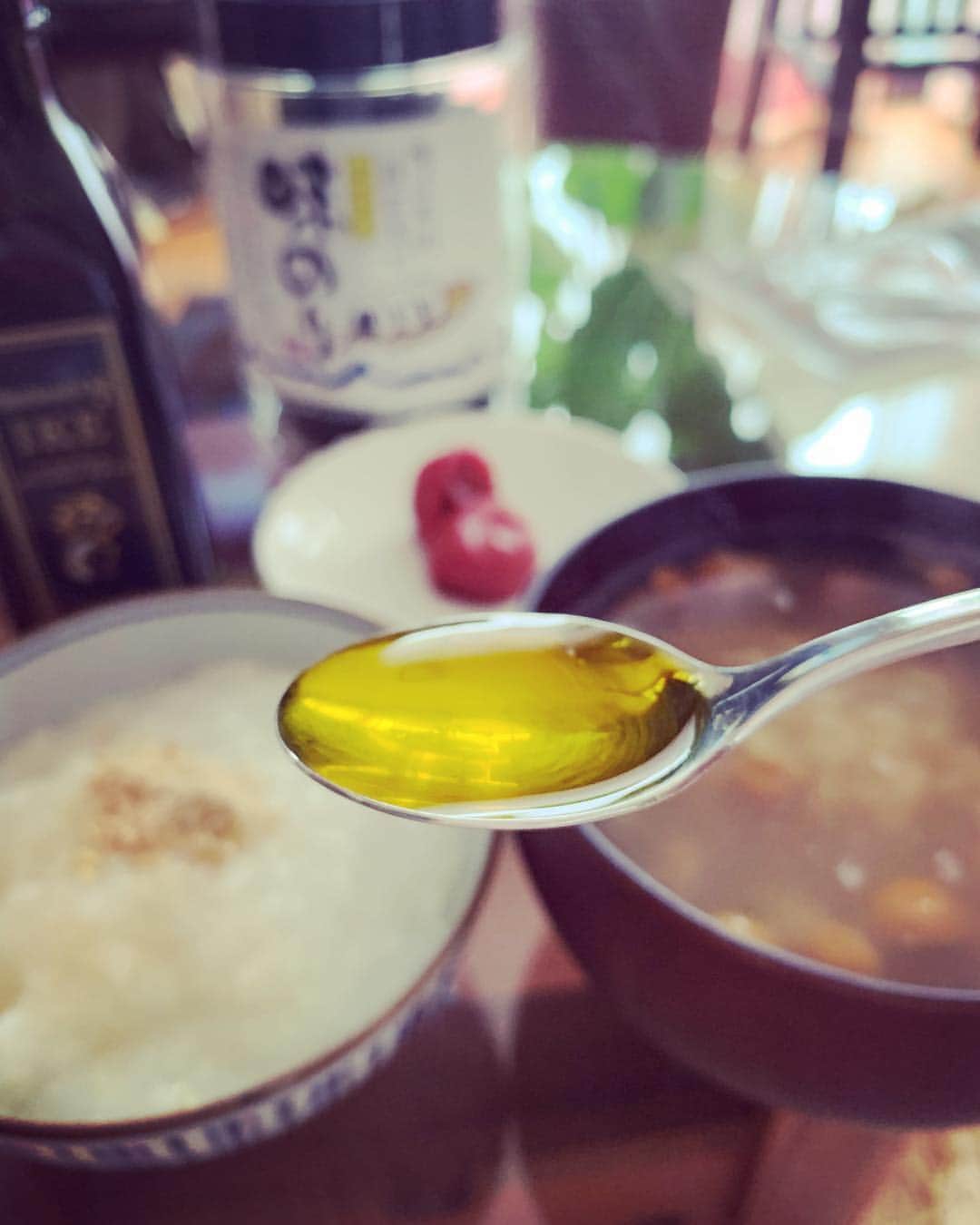 宮城麻里子さんのインスタグラム写真 - (宮城麻里子Instagram)「今日から油も摂れます！ といっても、#アマニ油小さじ1杯 😅 アルコール、カフェイン、 肉、魚、乳製品、揚げ物などは 明日までの我慢❗️ #ファスティング #ファスティング回復食  #ファスティング回復食3日目」4月3日 12時24分 - miyagimariko