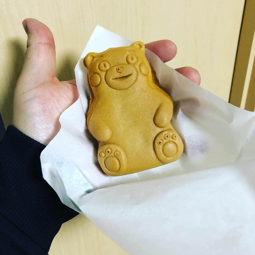 三上市朗さんのインスタグラム写真 - (三上市朗Instagram)「くまモン焼き！袋からして可愛いじゃないか！んで、中身も可愛い。ちょっと焼いたらいい感じに焼けた！ #くまモン」4月3日 23時23分 - captainichirock