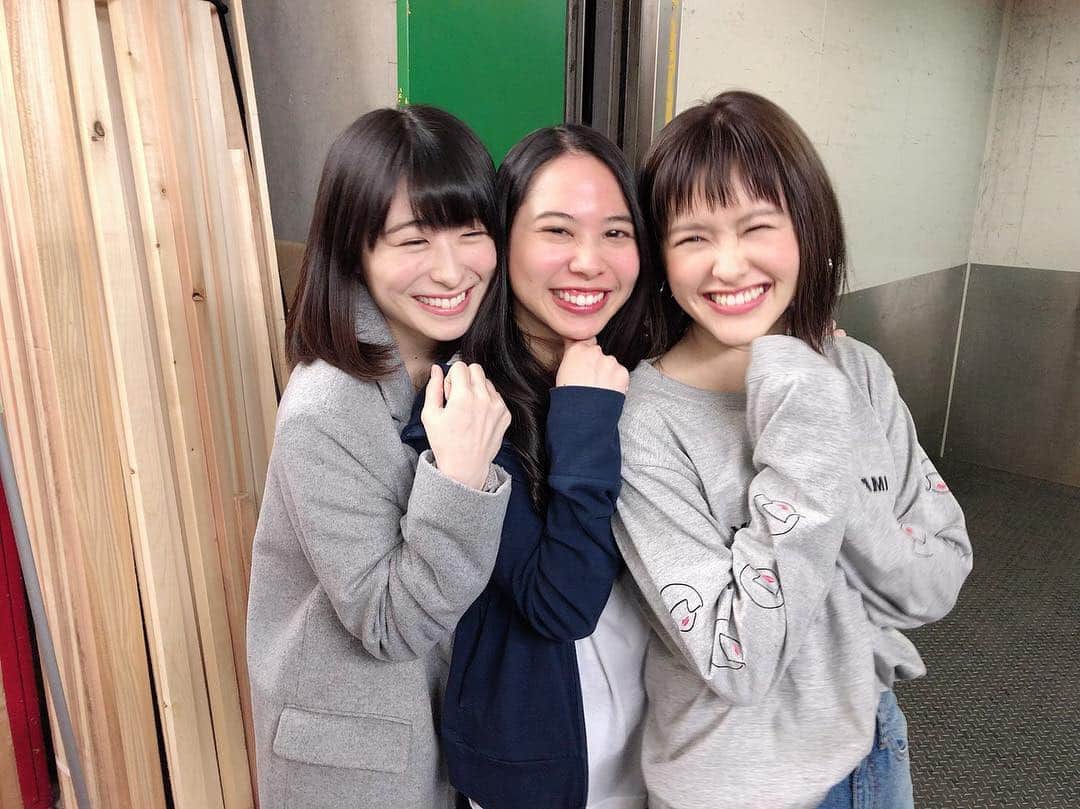 昆夏美のインスタグラム：「. レミゼラブル 稽古場最終日でした🇫🇷 早いなー！次は劇場ですっ。 2019年レミゼラブル、 開幕まで2週間きりました。 ここから最終調整に入ります。 気を引き締めていきますよお😤 . 可愛い仲間、妹たち。 ふうか、やびくちゃん♡ 今年のエポズはちっちゃいトリオ♡笑 . #レミゼラブル #lesmiserables」