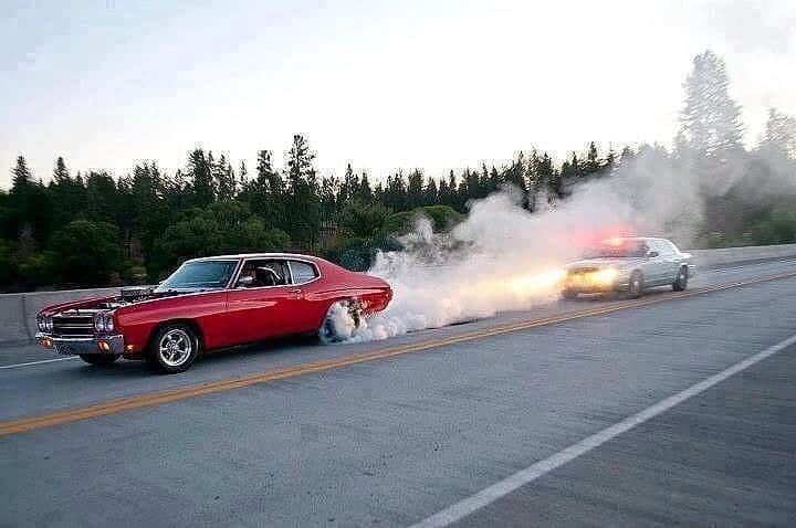 Classics Dailyさんのインスタグラム写真 - (Classics DailyInstagram)「@ClassicsDaily | Caption This!? _ #chevelle #burnout #americanmuscle #musclecar #classiccar #classicsdaily」4月3日 21時51分 - classicsdaily