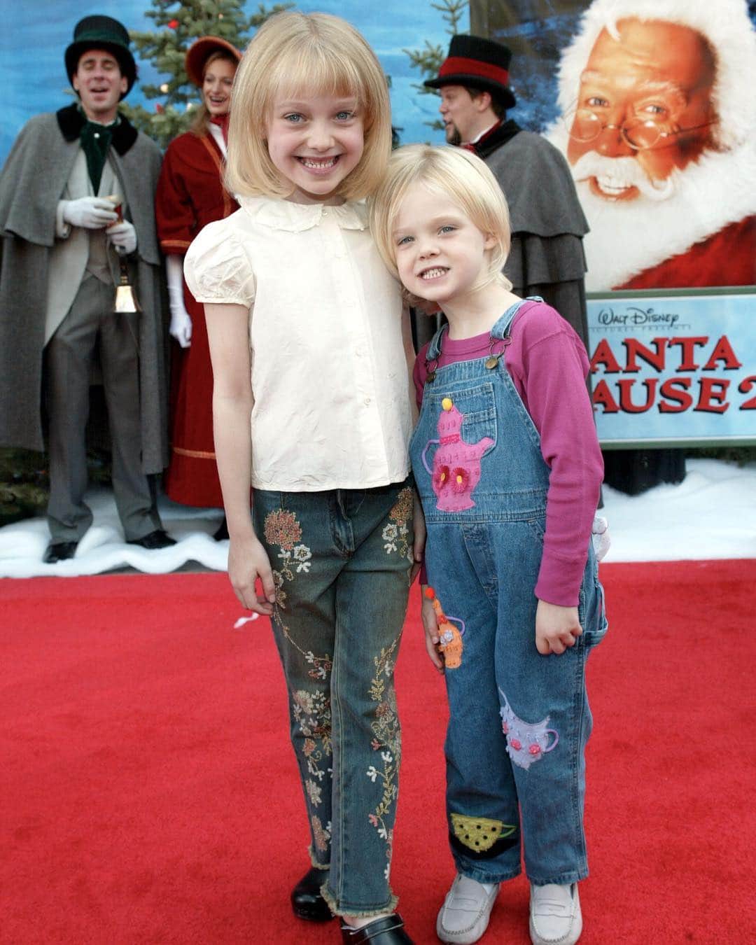 E! Onlineさんのインスタグラム写真 - (E! OnlineInstagram)「We feel old after last night's carpet with the Fanning sisters. (Please wait for the last photo, cuz it's a classic.) (📷: Getty Images)」4月3日 22時17分 - enews