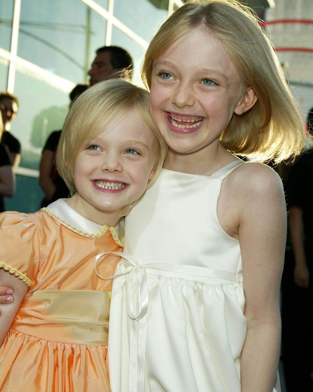 E! Onlineさんのインスタグラム写真 - (E! OnlineInstagram)「We feel old after last night's carpet with the Fanning sisters. (Please wait for the last photo, cuz it's a classic.) (📷: Getty Images)」4月3日 22時17分 - enews