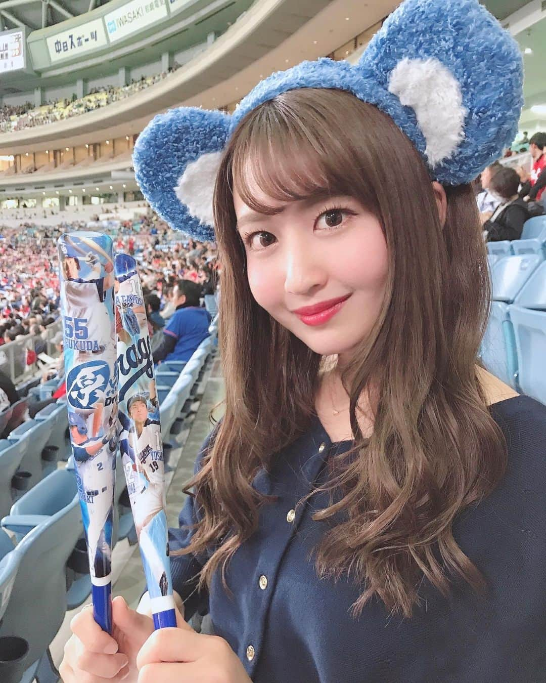 沢井里奈さんのインスタグラム写真 - (沢井里奈Instagram)「♡ . 中日ドラゴンズ vs 広島カープ 観戦してきました⚾️🌹🌸 . 最後ほんとに惜しかった、、😭😭😭 明日勝って勝ち越して欲しいな〜😣💙 . そしてファーストピッチセレモニーをされた チョコレートプラネットさん 最高に面白かったです😂😂😂💕💕 . . 福田丼美味しかった🤤❤️ . #dragons #nagoya #nagoyadome #carp #hiroshimacarp #hiroshima #baseball #instagood #instagramjapan #japanesegirl #girls #中日ドラゴンズ #中日 #ドラゴンズ #オープニングシリーズ#ナゴヤドーム #チョコプラ さん #チョコレートプラネット さん #ファーストピッチセレモニー #始球式 #福田丼 #ドアラ #野球 #さわー野球 #沢井里奈」4月3日 22時30分 - sawairina