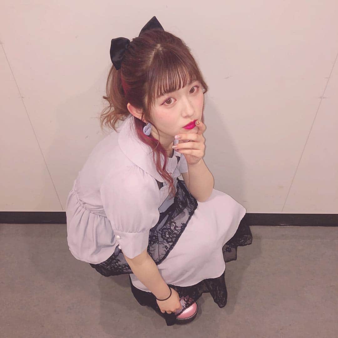 青木菜花のインスタグラム：「.﻿ .﻿ シンデレラフェス﻿ ありがとうございました🖤﻿ ﻿ 思った以上に声援もすごくて﻿ とっても嬉しくて楽しかったです🎀🎀﻿ ﻿ みんなから沢山パワー貰いました、﻿ またみんなに会えるよう頑張ります😽﻿ ﻿ 気をつけて帰ってください〜！﻿ .﻿ . #シンデレラフェス #埼玉スーパーアリーナ」