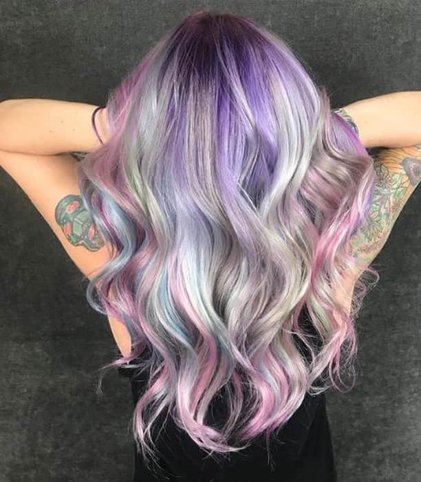 CosmoProf Beautyさんのインスタグラム写真 - (CosmoProf BeautyInstagram)「Our Iridescent #hairoftheday goes to @looksbylaurel for this dreamy colormelt created using @joico Intensity color --- 👇 Rules Below!👇 1️⃣Tag your photo #IridescentHOTD #cosmoprofbeauty #licensedtocreate 2️⃣Post a photo of your hair color against an uncluttered background 3️⃣Mention any products used to color or style the hair --- #repost #looksbylaurel #iridescenthair #iridescenthaircolor」4月3日 22時32分 - cosmoprofbeauty
