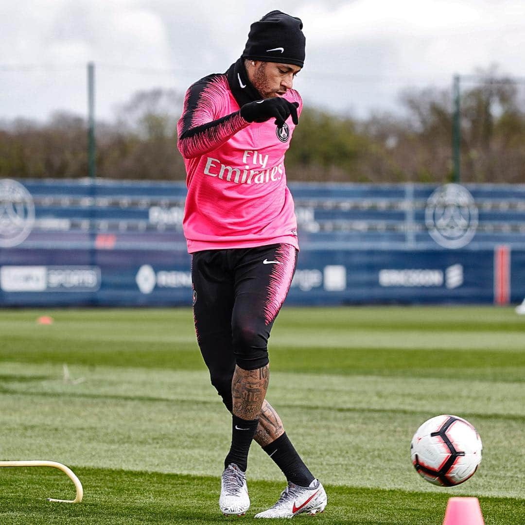 パリ・サンジェルマンFCさんのインスタグラム写真 - (パリ・サンジェルマンFCInstagram)「🆕📷🔙 . 🤩 @neymarjr . 🔴🔵 #ICICESTPARIS #AllezParis #NeymarJrxPSG #NeymarJr #PSG #Paris #ParisSaintGermain」4月3日 22時38分 - psg