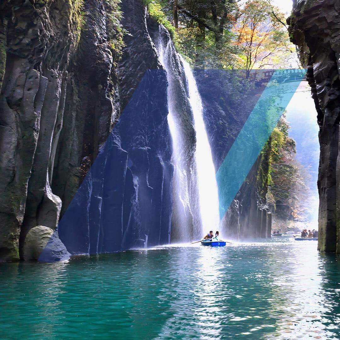 All Nippon Airwaysさんのインスタグラム写真 - (All Nippon AirwaysInstagram)「It doesn’t get more #gorge-ous than the views from #TakachihoGorge! Have you checked out this awesome kayaking spot yet? 🚣‍♀️」4月3日 22時45分 - allnipponairways