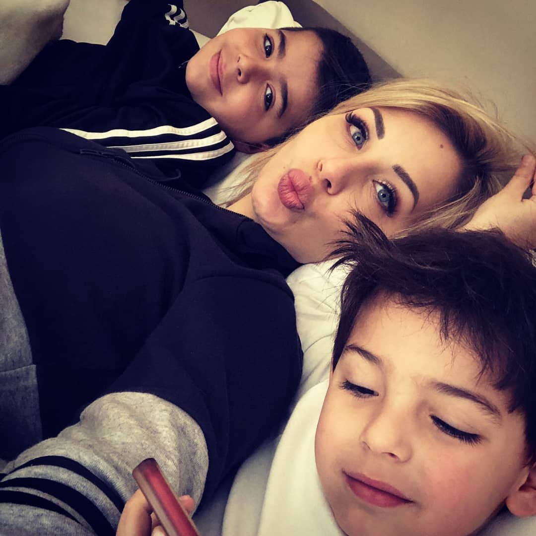 ルイージ・セーペのインスタグラム：「My family...my diamonds...my life!!!」
