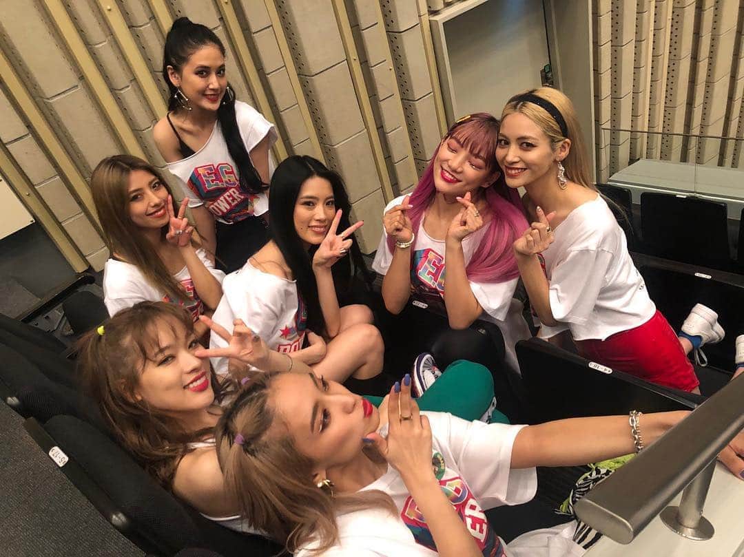 楓さんのインスタグラム写真 - (楓Instagram)「大阪おおきに🥺💕 Lovely My Girls... Happiness❤️🧡💛💚💙💜🖤」4月3日 22時53分 - kaede_