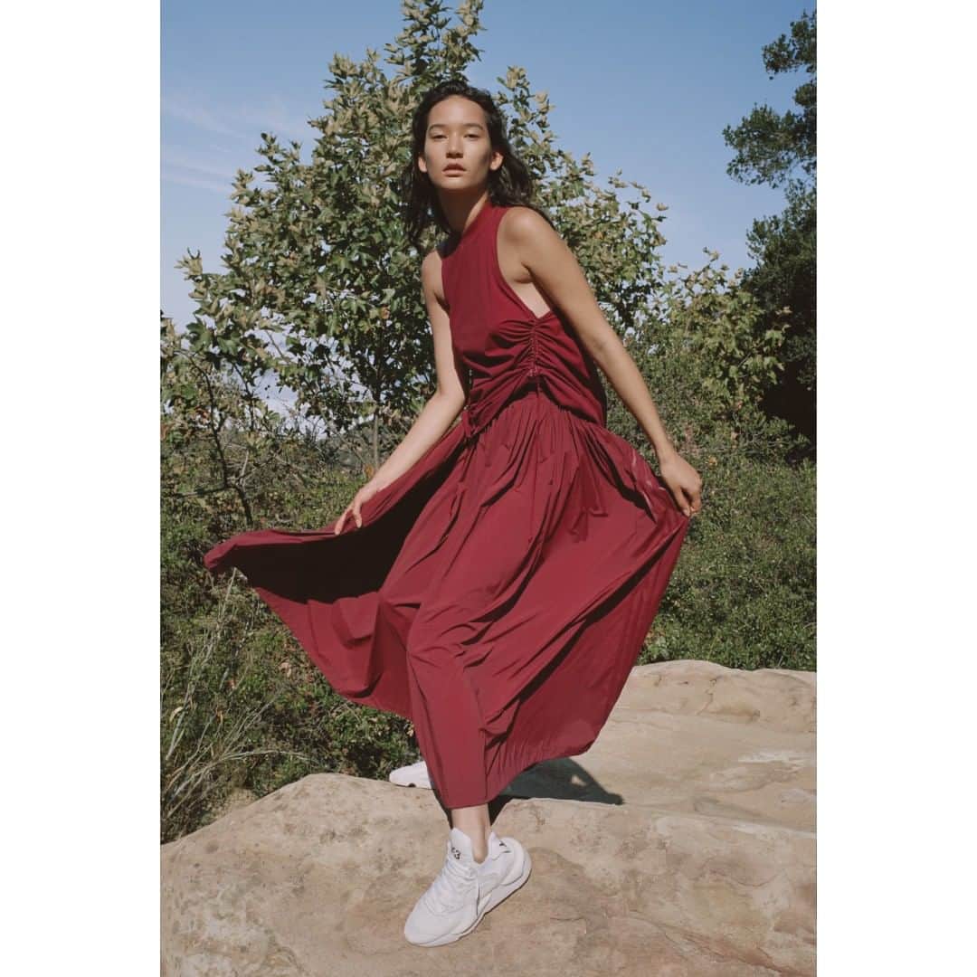 ワイスリーのインスタグラム：「Y-3 Light 3-Stripes Tank Top, Y-3 Light Parachute Skirt and Y-3 KAIWA. Y-3 Spring Summer 2019. 📷: @angelopennetta Styling: @haleywollens --- #adidas #Y3 #YohjiYamamoto #KAIWA Discover the collection at Y-3.com」