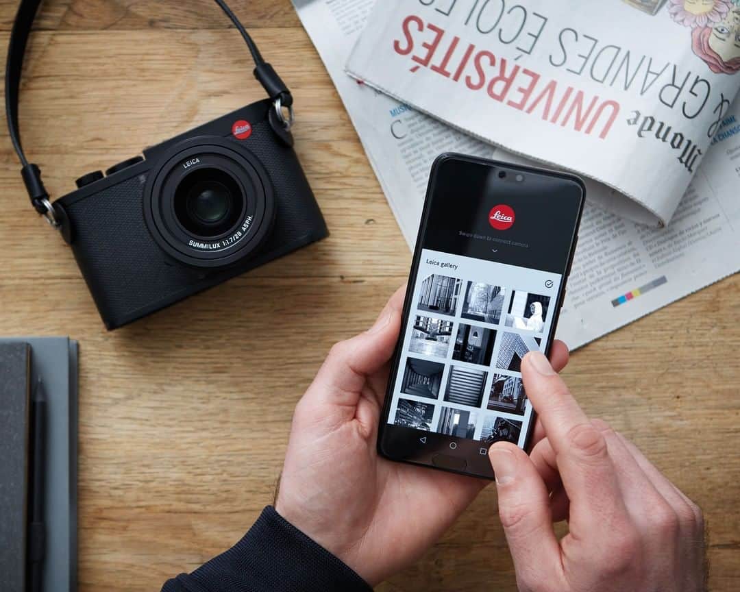 のインスタグラム：「Pair your Leica Q2 with the Leica FOTOS app and control your camera and photographs easily with your smartphone. Follow the bio link for more info!  #LeicaCamera #Leica #🔴📷 #Leicagram #LeicaQ2 #productporn #LeicaPorn #streetphotography #LeicaFOTOS」