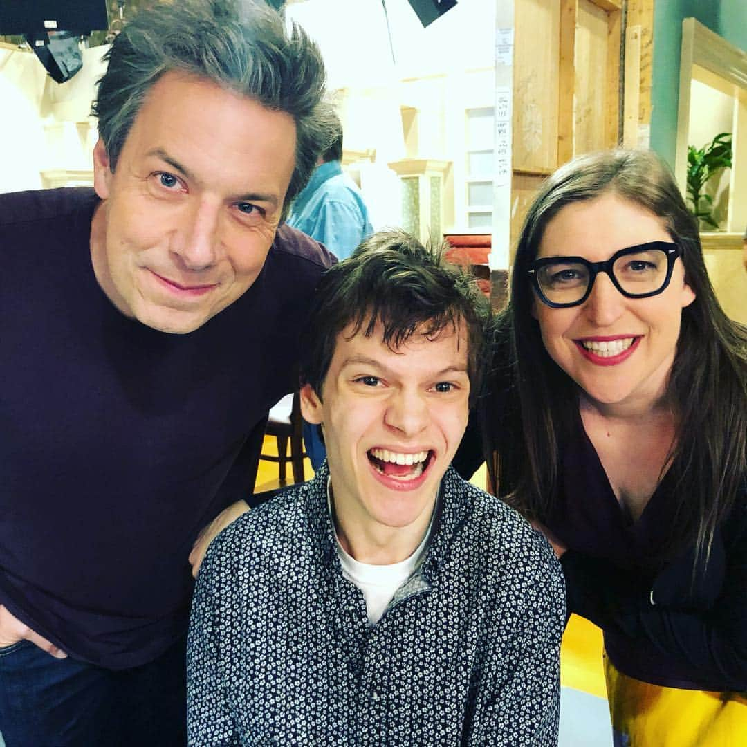 メイム・ビアリクさんのインスタグラム写真 - (メイム・ビアリクInstagram)「What an honor to get to meet @micahdfowler, Amy’s brother from another mother perhaps!? Thank you for bringing your @speechlessabc family to ours @johnrossbowie. You’re a special part of our family always but we are so happy for your new family as well! #kripke」4月3日 23時15分 - missmayim