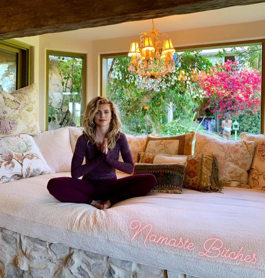 アナリン・マッコードさんのインスタグラム写真 - (アナリン・マッコードInstagram)「Love, Naomi.  #3DWellnessRetreat」4月3日 14時39分 - theannalynnemccord