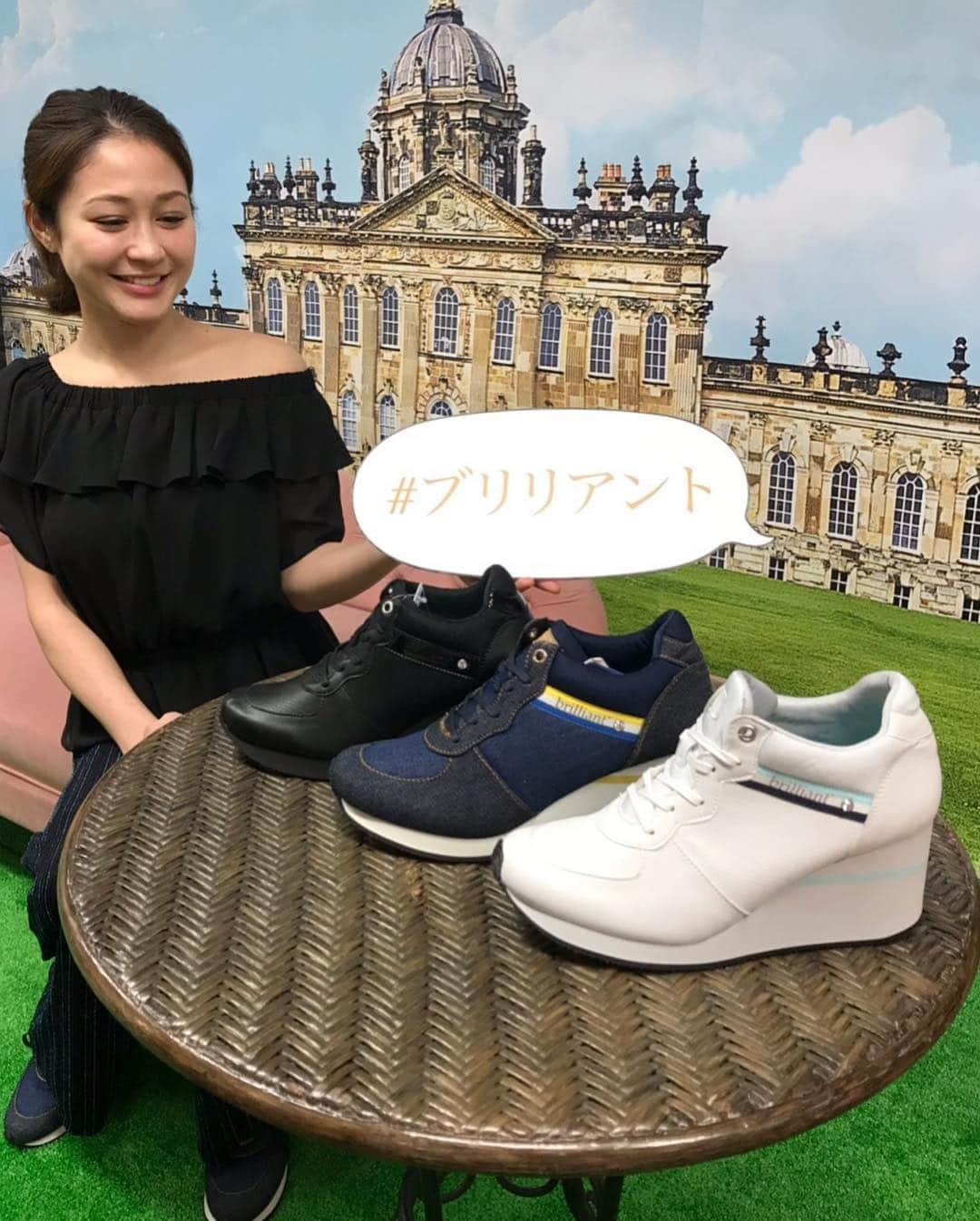 ラリソン彩華さんのインスタグラム写真 - (ラリソン彩華Instagram)「みんなで色違いで❣️ かわいいスニーカーゲット😍👟 ヒール高くてファッショナブルなのに加えてめちゃくちゃ歩きやすい❣️ オシャレして遠出したいときにもおすすめ❣️ #hawkinssport #ブリリアント #noheelsnolife #デニム #スニーカー」4月3日 14時42分 - ayakalarrison