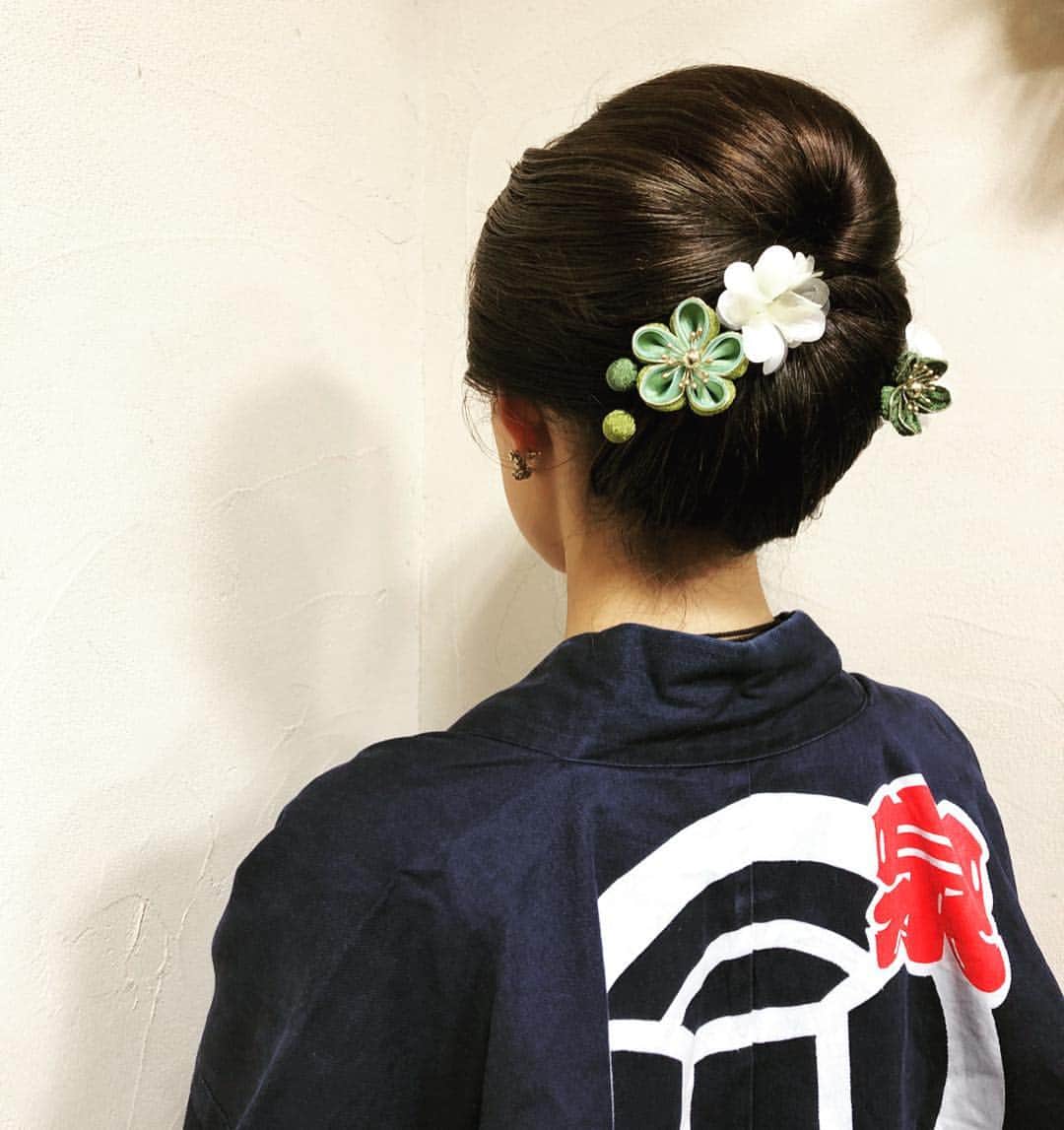 Sho Noさんのインスタグラム写真 Sho Noinstagram 去年の 浜松祭り髪型 3枚目みたいな かんざしだけさしてシンプルでかっこいいのがやっぱすき 4枚目と5枚目はただのバケモン 夜会巻きするのに途中で一旦バケモンになってからきゃわわガールに変身するだよ