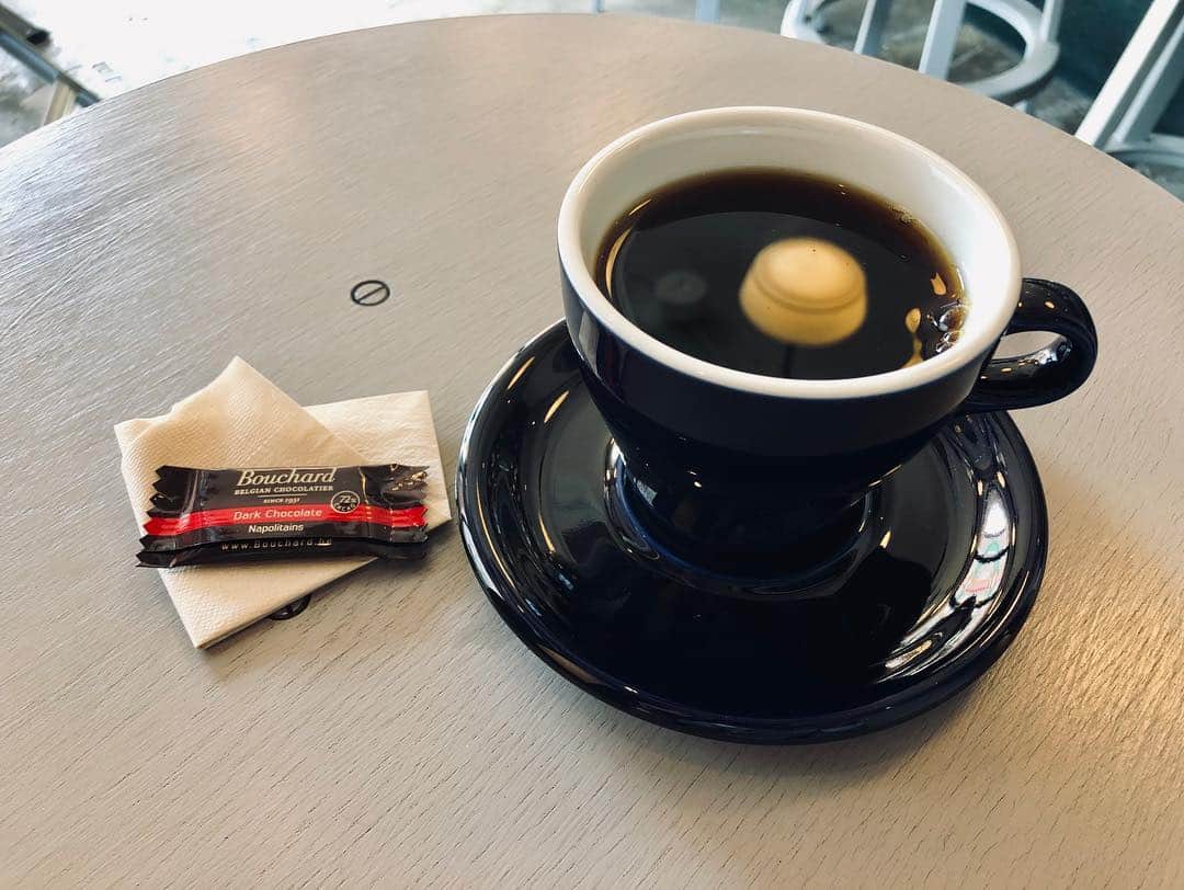 石井輝明さんのインスタグラム写真 - (石井輝明Instagram)「三軒茶屋。 BEASTIE BOYZ好きな僕としては、BEASTIEという文字が入っているだけで愛おしく感じる。  #beastiecoffeeclubtokyo #cafe #coffee #カフェ #東京カフェ #三軒茶屋カフェ #カフェ芸人 #今日はルミネでバイクさんとサンシャインさんのライブにゲストで呼んでいただいてます #何するのかまったく聞かされていない #わからんけど叫ばされそう #頑張りやす #やす」4月3日 15時36分 - comandanteishii