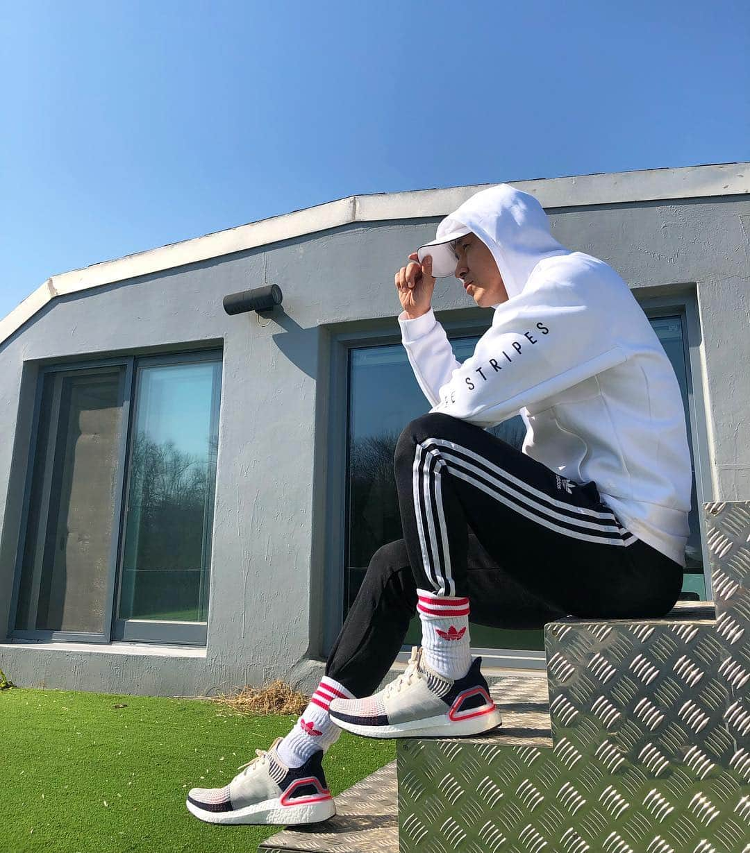 ジヌションさんのインスタグラム写真 - (ジヌションInstagram)「_ 남자는 핑크지 울부19 상상 그 이상 🧠 #ULTRABOOST #CREATEDWITHADIDAS @ADIDASRUNNING」4月3日 15時45分 - jinusean3000