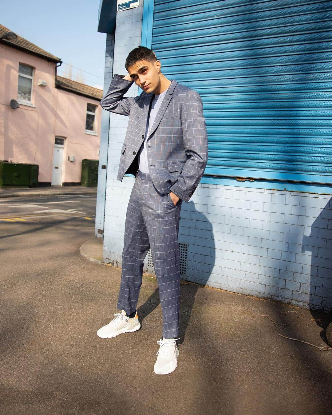 ASOSさんのインスタグラム写真 - (ASOSInstagram)「Interchangeable seasons, meet the interchangeable suit 👌 🔎 ASOS DESIGN check suit (coming soon) 🗣 Image description: a model wearing the trousers and shorts version of the same suit」4月3日 15時54分 - asos