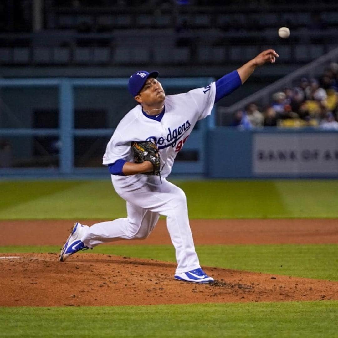柳賢振さんのインスタグラム写真 - (柳賢振Instagram)「Great night~~#dodgers」4月3日 16時39分 - hyunjinryu325
