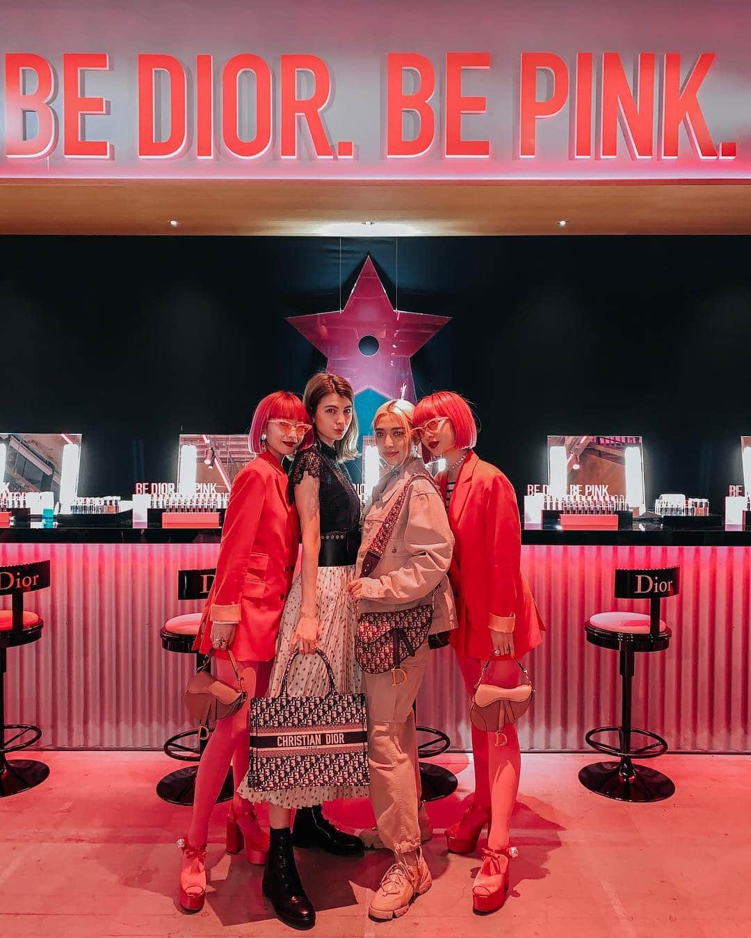 植野有砂さんのインスタグラム写真 - (植野有砂Instagram)「#bediorbepink 🌸💗💄💕 #dioraddict party in Tokyo ! I am taking over @diorbeautylovers stories & IGTV!! Go check it out 🔥写真がたくさん！Diorのパーティにて @diorbeautylovers のストーリーズ&IGTVのテイクオーバーしてます☺️是非見てくださいね！Cara可愛過ぎました💕🌸そして私の大好きなハンナ様と写真が撮れて幸せ過ぎました、優しかった可愛かった😫💗 Thank you @diormakeup @dior for such a great night !!💋💋💋渋谷koe hotelでpopupやってるので可愛すぎる空間、是非行ってみてね😍💋🌸 #ディオールステラーシャイン」4月3日 16時42分 - alisaueno