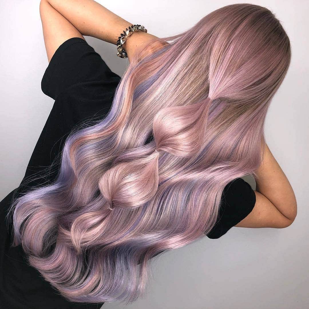 ghd hairさんのインスタグラム写真 - (ghd hairInstagram)「unicorn vibes from one of our favourite colour magicians, @glam.by.heather 💕🧚‍♀️🦄 curls styled with the #ghdsoftcurltong 😍  @wellahair  #ghdhair #ghdhairpro #pinkhair #unicornhair #hairgoals」4月3日 17時00分 - ghdhair