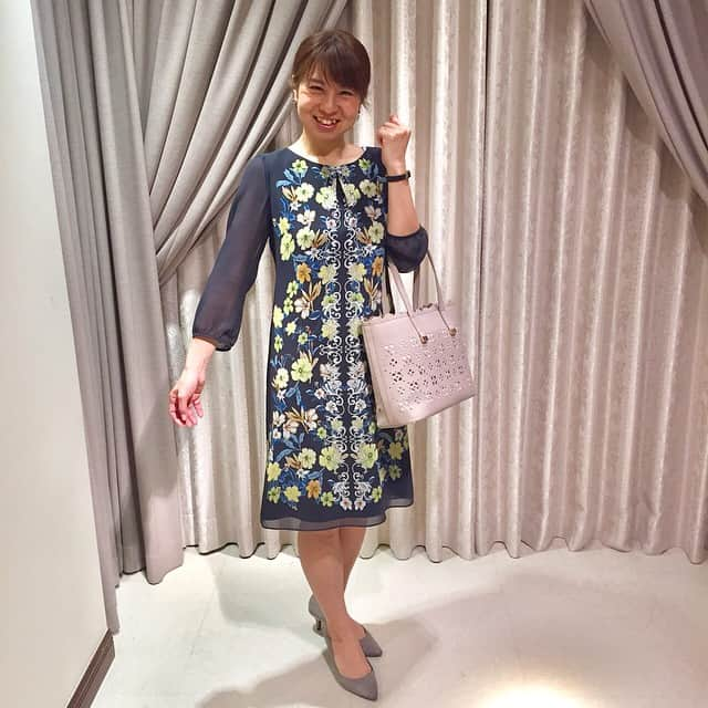 SunaUnaさんのインスタグラム写真 - (SunaUnaInstagram)「⭐️dresser style snap⭐️ シンメトリーの構図はウエストがすっきりと見える視覚効果も考慮したもの。 シフォン素材が軽やかなプリントワンピースです👗💕 #sunauna #スーナウーナ #プリント #print #ワンピース #onepiece #chinoiserie #シノワズリ #fashion #おしゃれ  #春夏  #2019ss #春コーデ #シンメトリー」4月3日 17時10分 - sunauna.official