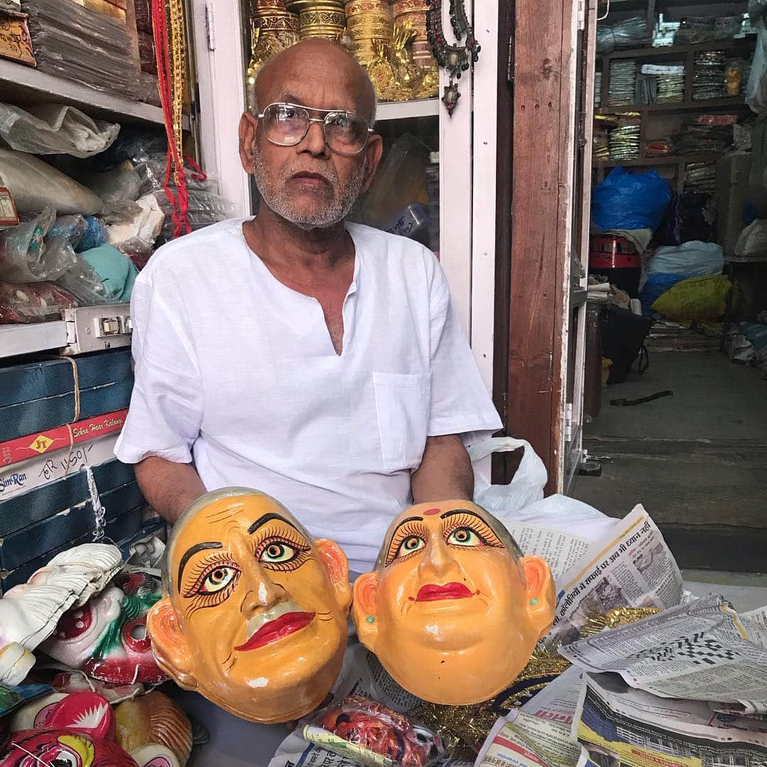 ジャンポールレスパナールのインスタグラム：「. At the mask shop with @richaadkindts (in 50 years) My @extra__ordinaire trip」
