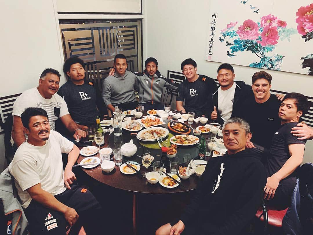 稲垣啓太さんのインスタグラム写真 - (稲垣啓太Instagram)「2019/04/02 Team dinner.  Bossが用意してくれた食材、五厘五厘に美味かった。」4月3日 17時38分 - gaki.keita