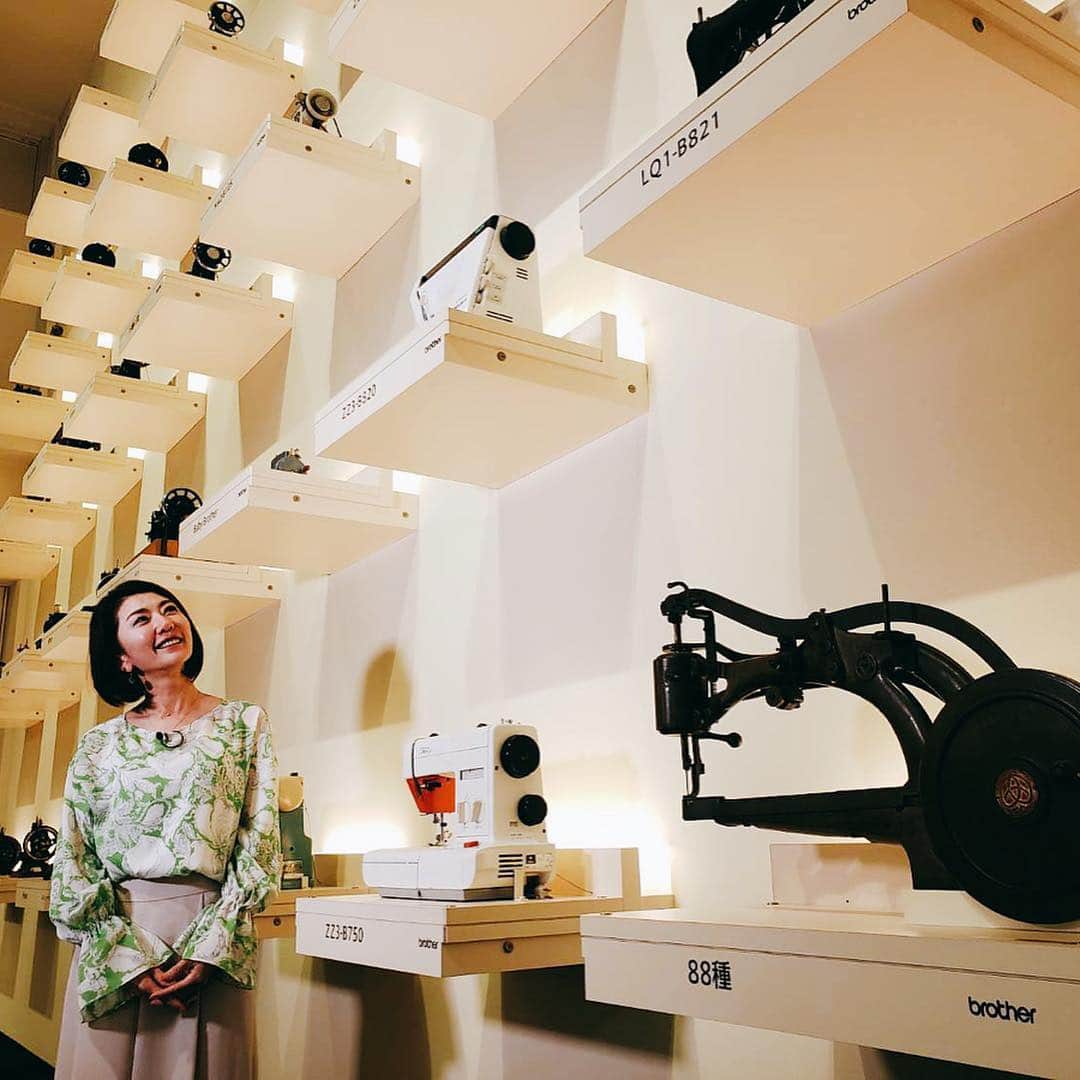 坂田陽子さんのインスタグラム写真 - (坂田陽子Instagram)「#leaders の取材で 北関東最大級の @maseratijp ショールームへ。 ・ 憧れのマセラティのお話も興味深かったし、試乗もさせていただき夢のような時間でした😆 取材途中に、トラックでショールームにツナギを着て現れ、ポンっとマセラティ一台お買い上げされたおじいちゃん（失礼💦）がいらっしゃいました。格好良過ぎ👍😂😂 ・ 昨日は名古屋でリーダーズ。 #ブラザーミシン のミュージアムはまるでアートな博物館。 ・ 衣装 @tiara_melrose ・ ・ さて。 まもなく #newsevery 特集は #立ち入り禁止のその先 今回は、巨大ホテルの裏側に潜入します‼️ ・ ・ #間も無くoa #舞台裏 #潜入 #巨大ホテルの舞台裏」4月3日 18時06分 - yokosakata