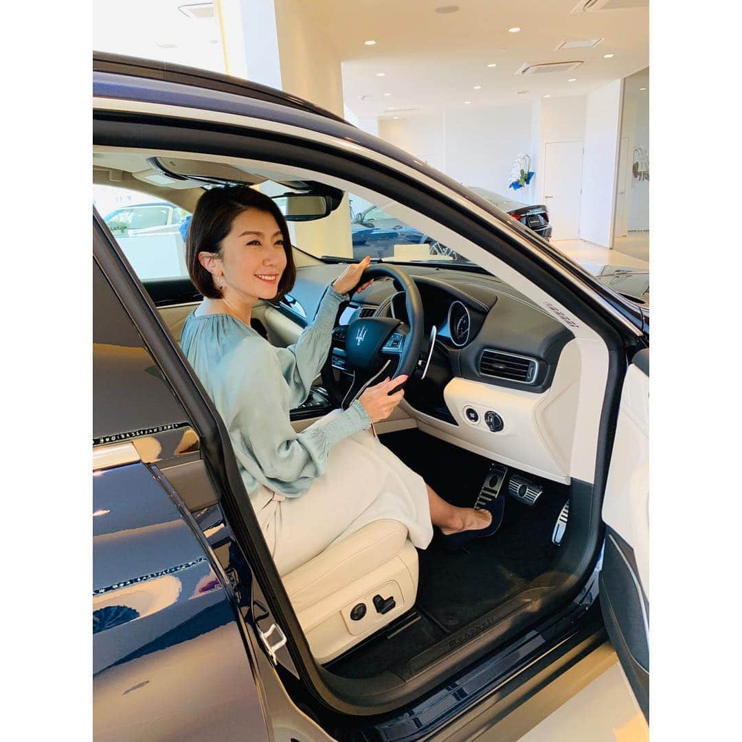 坂田陽子さんのインスタグラム写真 - (坂田陽子Instagram)「#leaders の取材で 北関東最大級の @maseratijp ショールームへ。 ・ 憧れのマセラティのお話も興味深かったし、試乗もさせていただき夢のような時間でした😆 取材途中に、トラックでショールームにツナギを着て現れ、ポンっとマセラティ一台お買い上げされたおじいちゃん（失礼💦）がいらっしゃいました。格好良過ぎ👍😂😂 ・ 昨日は名古屋でリーダーズ。 #ブラザーミシン のミュージアムはまるでアートな博物館。 ・ 衣装 @tiara_melrose ・ ・ さて。 まもなく #newsevery 特集は #立ち入り禁止のその先 今回は、巨大ホテルの裏側に潜入します‼️ ・ ・ #間も無くoa #舞台裏 #潜入 #巨大ホテルの舞台裏」4月3日 18時06分 - yokosakata