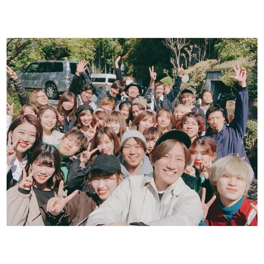 前原穂高のインスタグラム：「今日でViolet合宿終了👍 Violetとして4年目、 僕の美容師歴も17年目に突入したのでやっと中堅ぐらいにはなれたかな。 お店もスタッフも僕自身もまだまだ成長していけるように頑張ります！ ㅤㅤㅤ #ヘア #ヘアアレンジ #ヘアスタイル #ヘアメイク #ヘアセット #アレンジ #スタイリング #ほだかっと #ほだからー #ヘアサロン #サロン #美容室 #hair #hairstyle #haircolor @vvvvvvioletttttt  @vvvvvviolet_nagoya  #美容室violet」